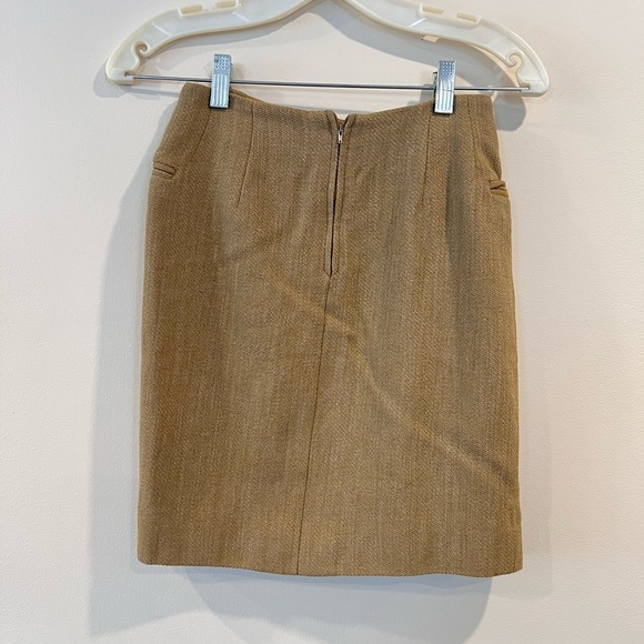 🔥Giorgio Armani Classic Tan Skirt🔥 - Picture 2 of 6
